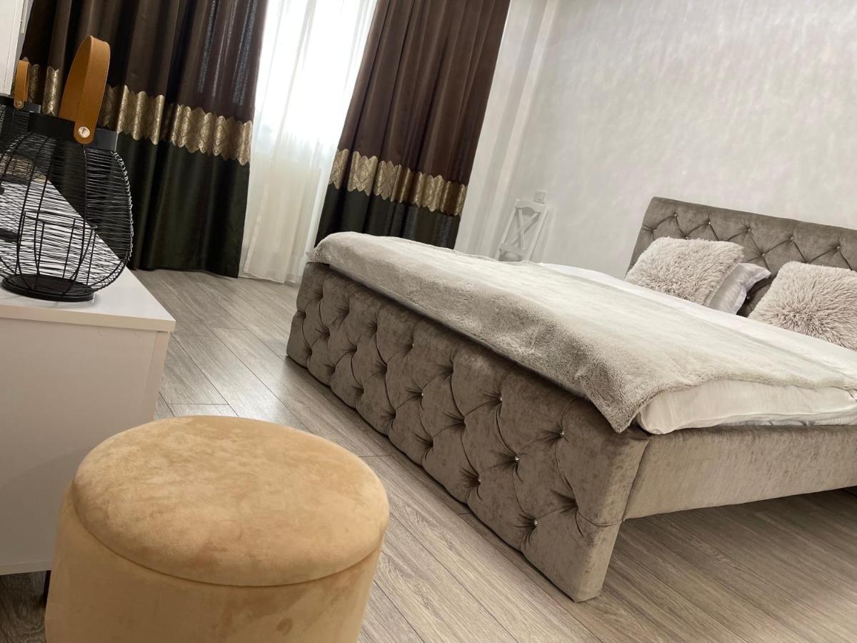 Q Luxury Palas Mall Iasi Luaran gambar